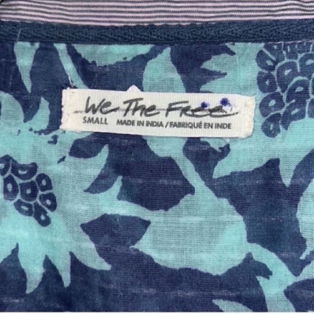 Free People Floral Print Oversized Shirt
Top (Size Small) - Picture 5 of 8
